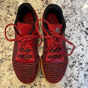 Reebok Male Athletic Shoes (size 6).
They do have wear ( please see photos).